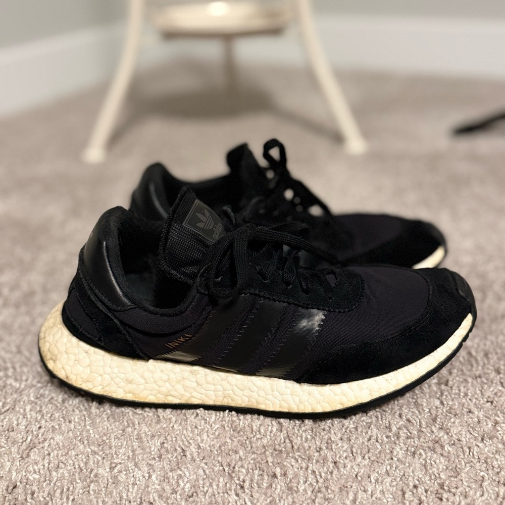 ADIDAS INIKI’S 9.5 mens